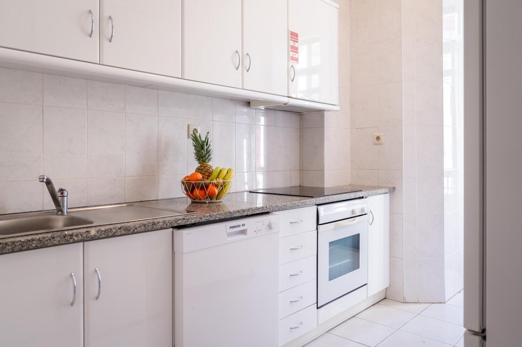 Host Wise - Spacious Comfortable Apartment - Balcony Porto Kültér fotó