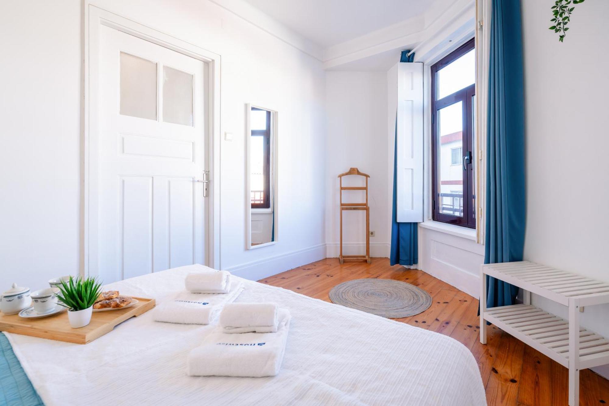 Host Wise - Spacious Comfortable Apartment - Balcony Porto Kültér fotó