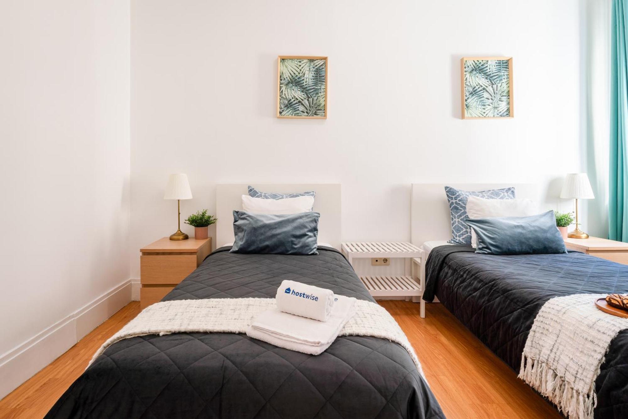 Host Wise - Spacious Comfortable Apartment - Balcony Porto Kültér fotó