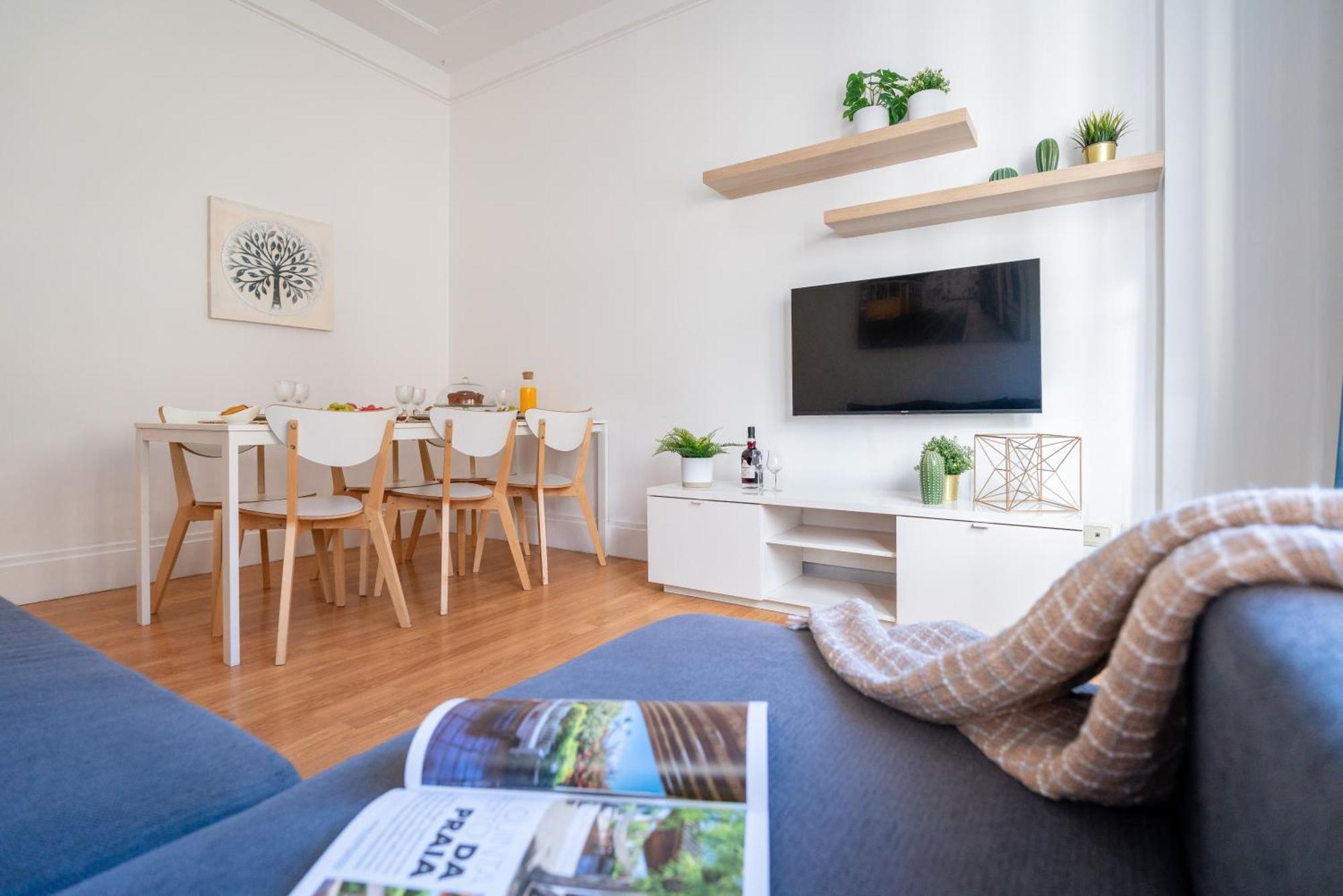Host Wise - Spacious Comfortable Apartment - Balcony Porto Kültér fotó