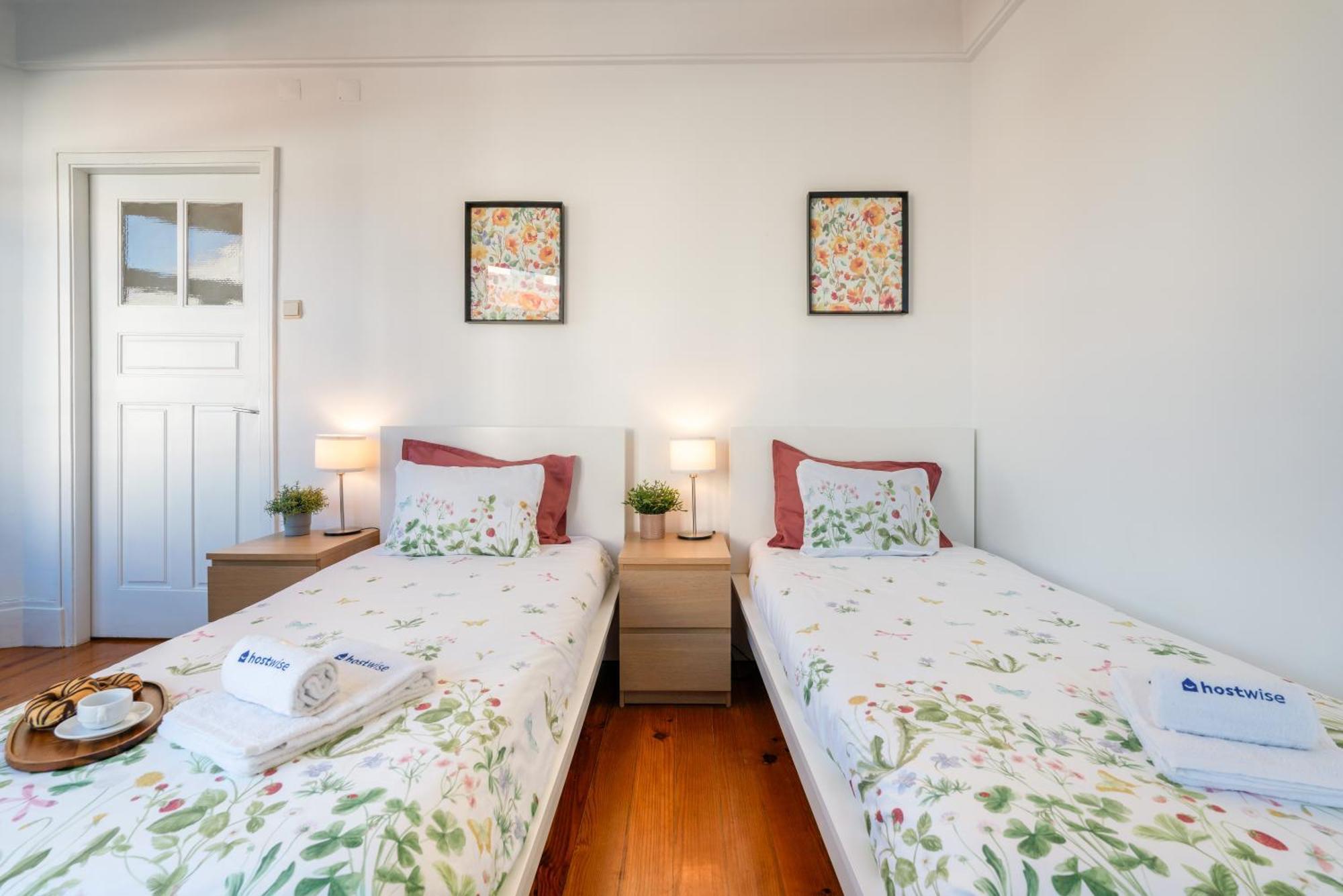 Host Wise - Spacious Comfortable Apartment - Balcony Porto Kültér fotó