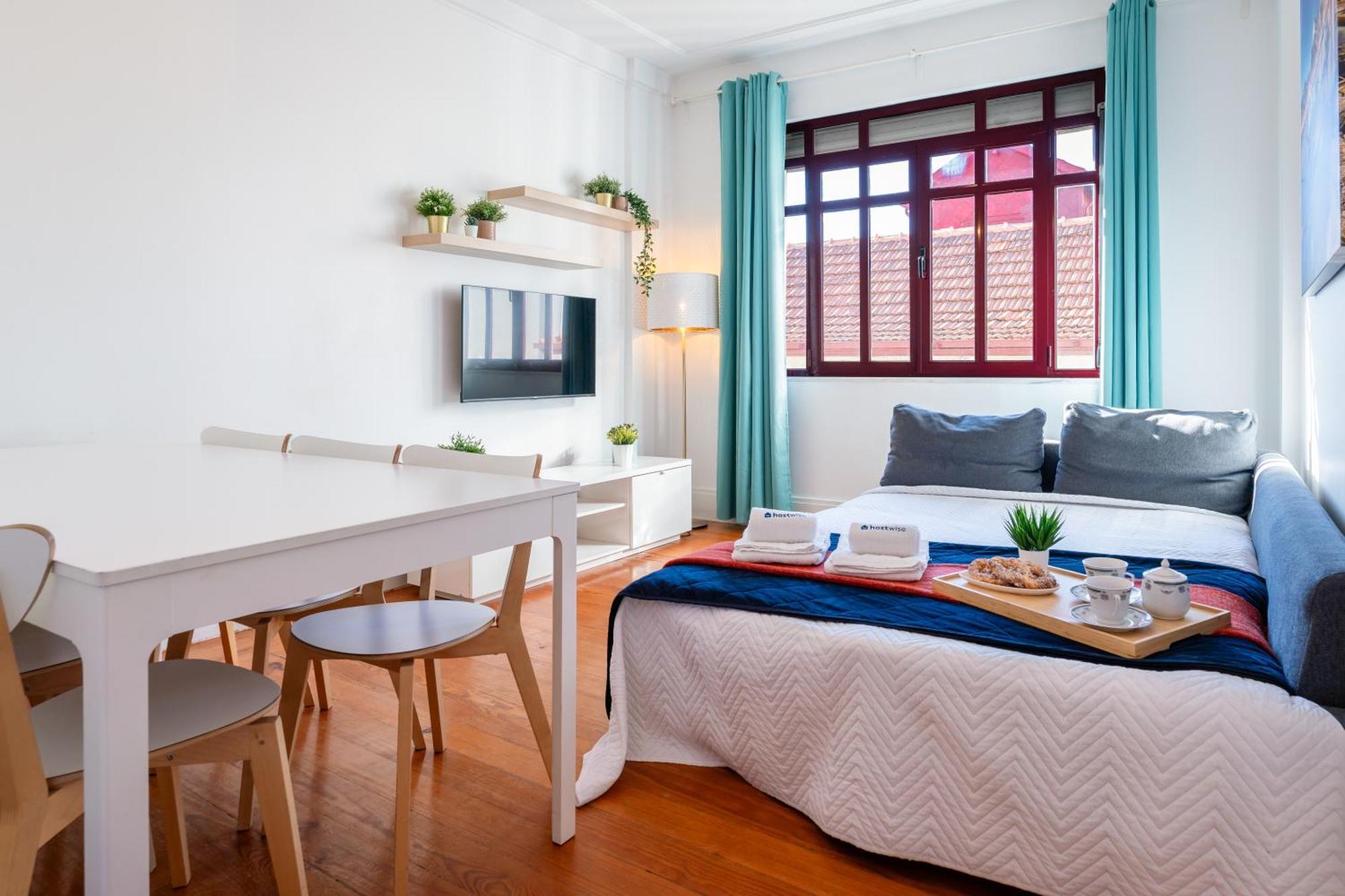 Host Wise - Spacious Comfortable Apartment - Balcony Porto Kültér fotó
